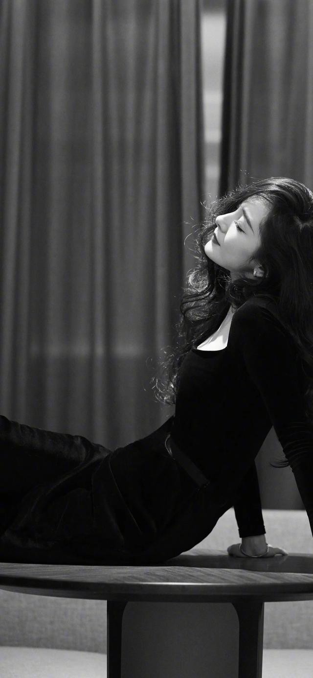 美女壁纸-第5310期-杨幂