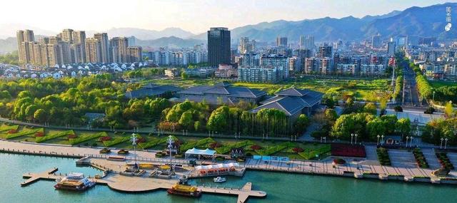 浙江“面积最大”的地级市，居然比4个嘉兴还大，不是温州、杭州