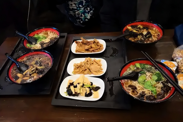 为什么景区都开始扎堆免门票了？他们到底是会亏本，还是赚更多？