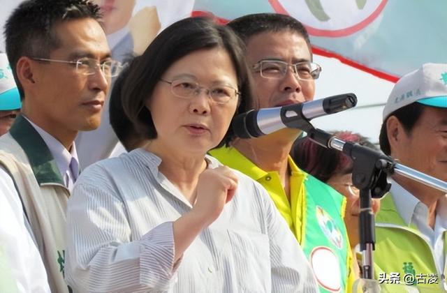事态严重了，日本连开3枪	，蔡英文已离岛，解放军通牒发往东京