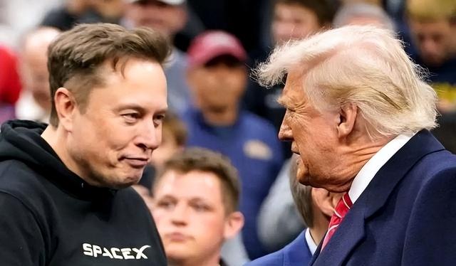 马斯克一语成真：全球抢购的不是芯片，而是中国20万一台变压器