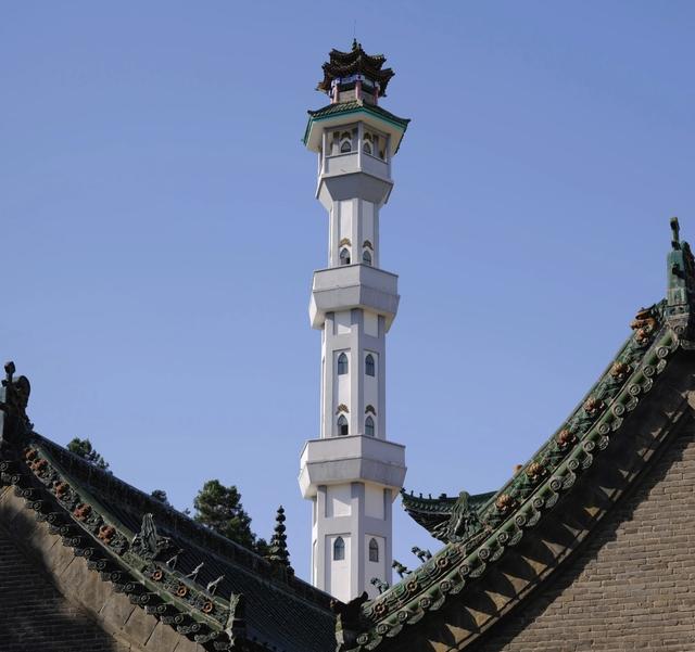 这座被火车拉来的中原第一省会，比你想象的要好玩多了