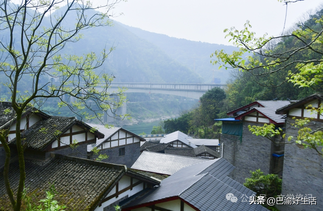 重庆嘉陵江边的白庙子，曾是四川第一条铁路的终点，如今怎样了？