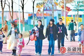 乌鲁木齐水上乐园欢乐世界开门迎客图片