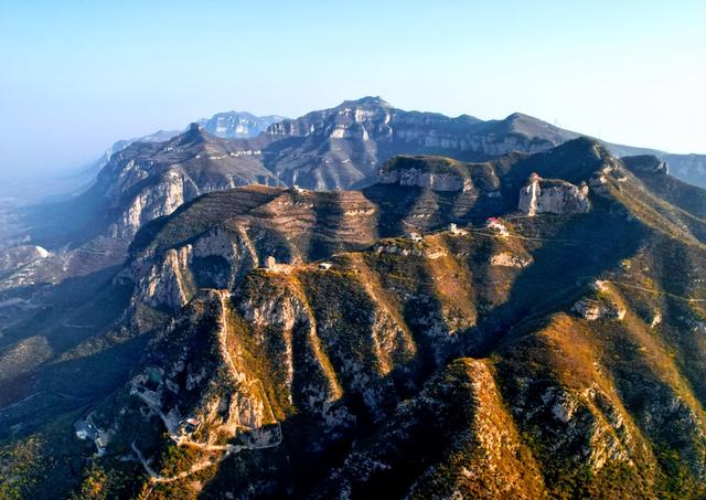 立冬后，邂逅北响堂山的千年古韵