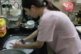 16年，45岁女子服用阿司匹林，来稳定动脉斑块，1年后情况如何？图片