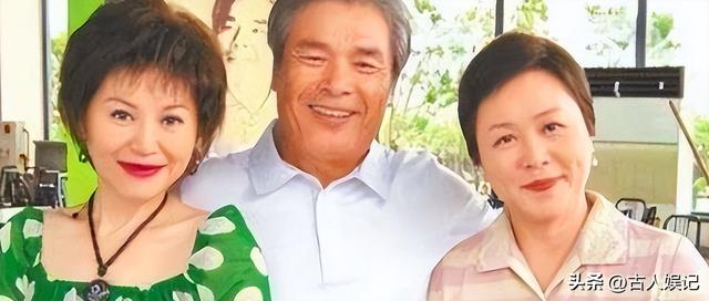 “6个老婆”同住一屋，每人每月7万零花钱，71岁又娶第七房小娇妻