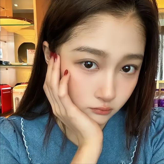 分手传闻仅3月，关晓彤的一张海边亲吻照，撕碎了鹿晗最后的体面