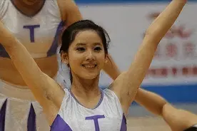 那些从不脱腋毛的绝世美女们 你敢不敢像她们一样从不脱腋毛？图片