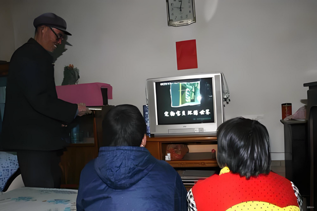 90后童年点播台，看似免费实则分段收费，当年养活多少县级电视台