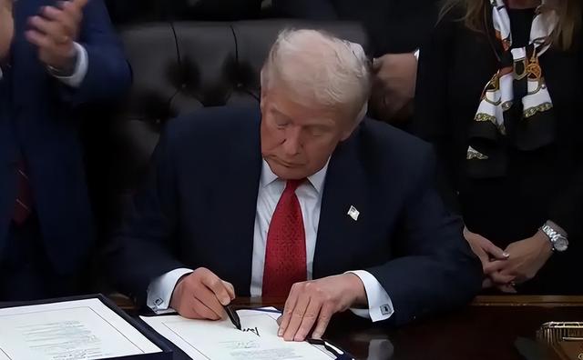 19国已同意	，普京愿掏10亿，高市突然发现，中国不批准提名外交官