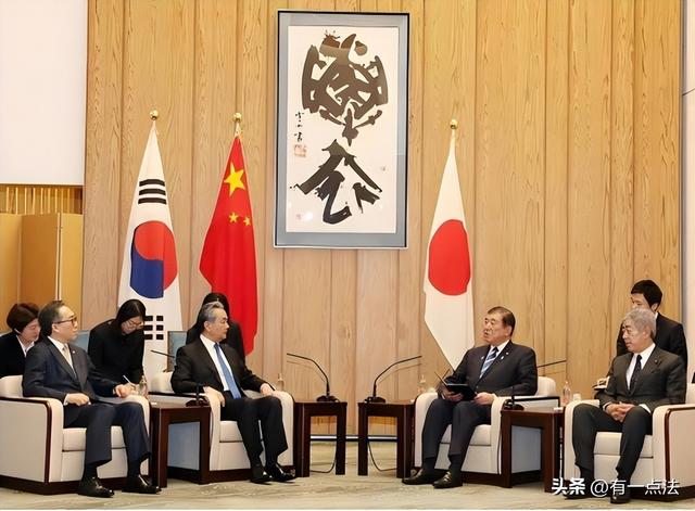 一出好戏！眼看“反华疯婆子”要上位，日本人开始自发给中国辟谣