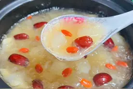 它是“清肺”高手，放到锅里煮一煮，咳嗽也绕道走，喉咙不干疼了图片