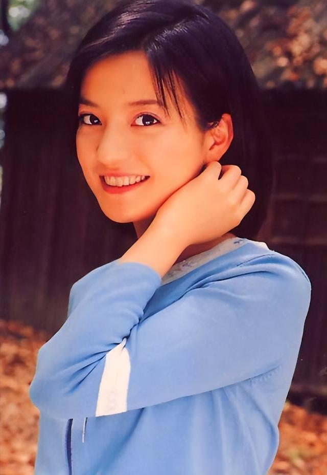 黄晓明公开点名才几天，赵薇近况接连曝光，有一点4年前就注定