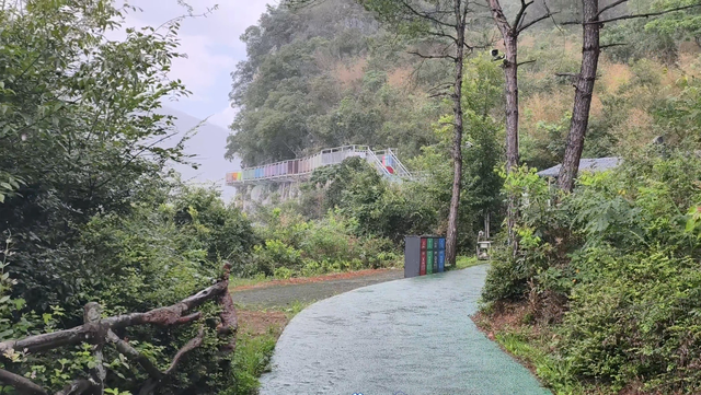 摩旅夫妻的在路上：从晴空万里到暴雨倾盆，我们在山水间读懂彼此