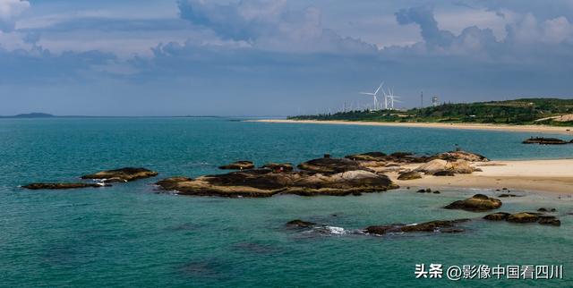海南文昌：木兰湾风车海岸风光旖旎美如画