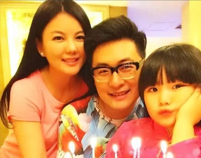 李湘风波再升级！被曝泰国求子只是冰山一角，11年前怀二胎被扒