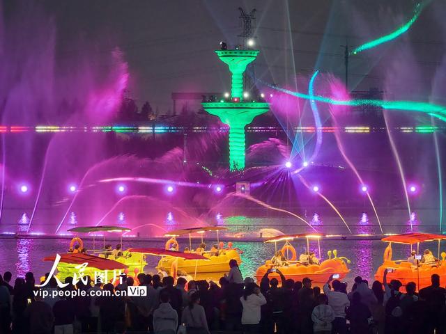 江苏南通：梦幻岛夜色美