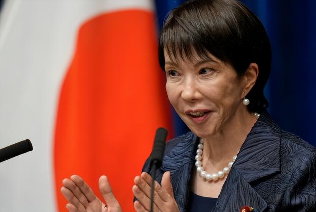 高市还没道歉，中日又出现新争端，日本要求解释 中方为何双手插兜