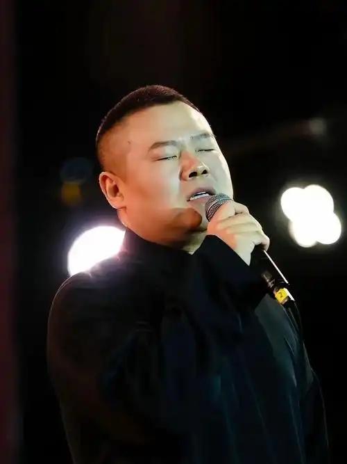 岳云鹏潘玮柏给组合取名“蓬勃”