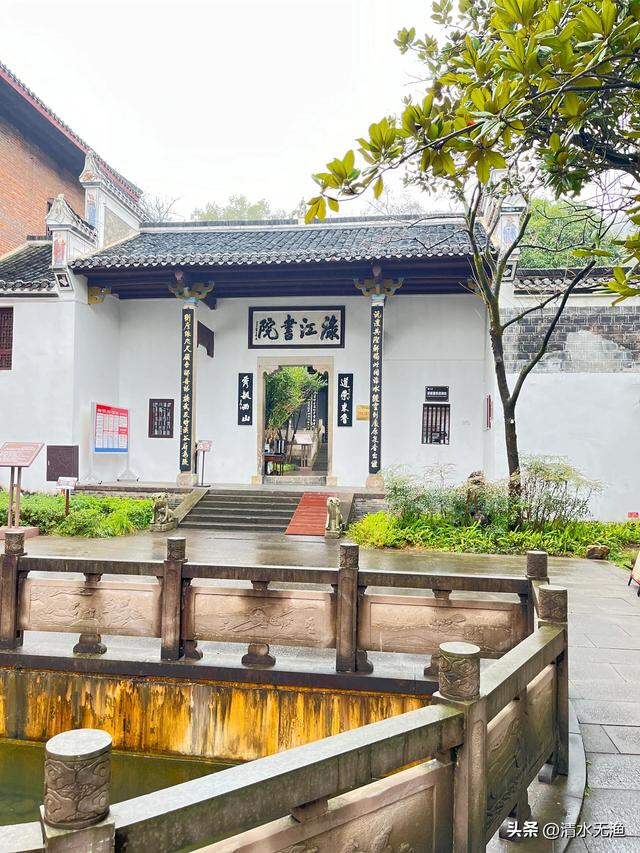 湖南与江西交界有座小城，被称为千年瓷都，去过的人赞不绝口