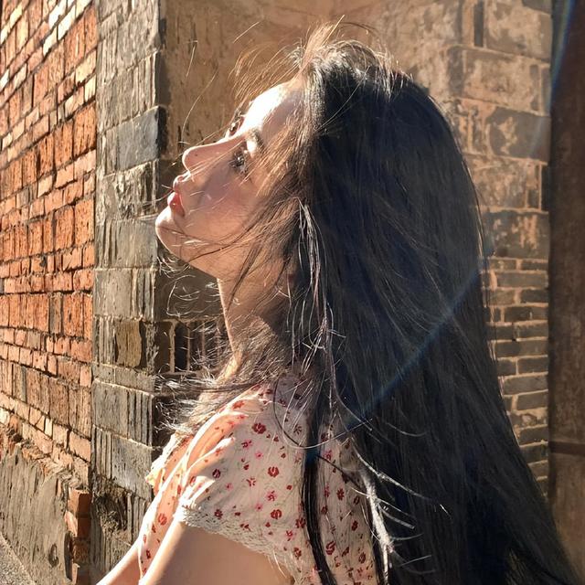 风墨壁纸 | 氛围感十足的女生真人头像