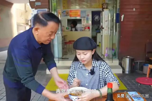 74岁退休大伯无偿到粉店帮忙9年，店主：他不要工资，每天都来 ！