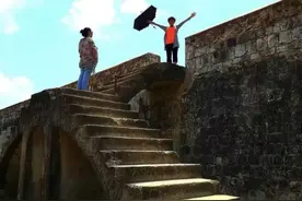 河南六旬阿姨8年穷游12国，10年抑郁症成功断药图片