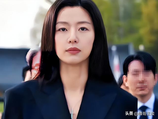 全智贤出手反击！嬉皮笑脸硬刚中国网友，韩网友怒赞“姐姐厉害”