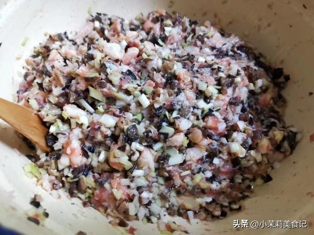 明日八月初一，牢记：1不走，2不晒，3不送，4要吃，月首日要重视