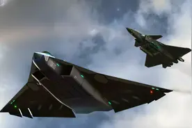 歼36为何要使用三台发动机，美苏失败经验在前，成飞却丝毫不惧图片