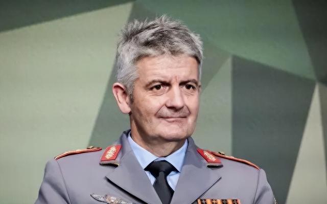 雪上加霜，红军城失守，德国准备大干一场	，不料特朗普连捅两刀？