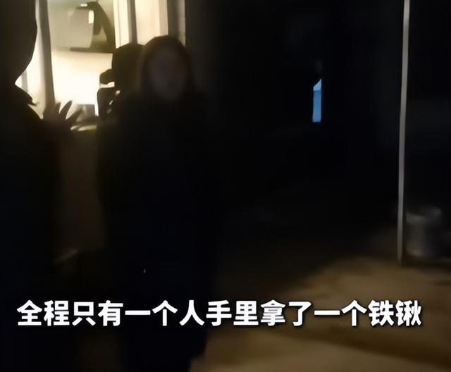 狗主人被反杀案开庭，9人闯门打砸，妻子后悔冲动，更多细节披露