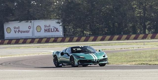 体验法拉利296 Speciale：为什么说操控感是电动超跑给不了的？