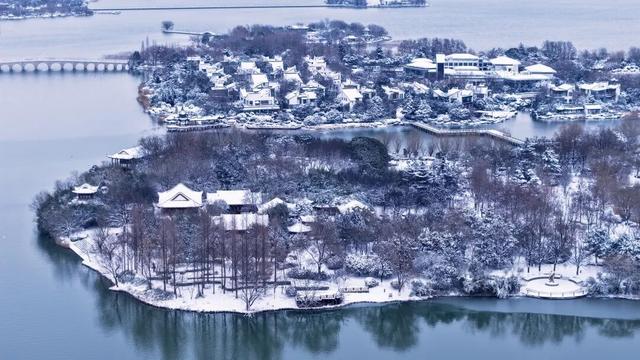 →点开即享，今天云龙湖的雪中仙景，在家就能看！