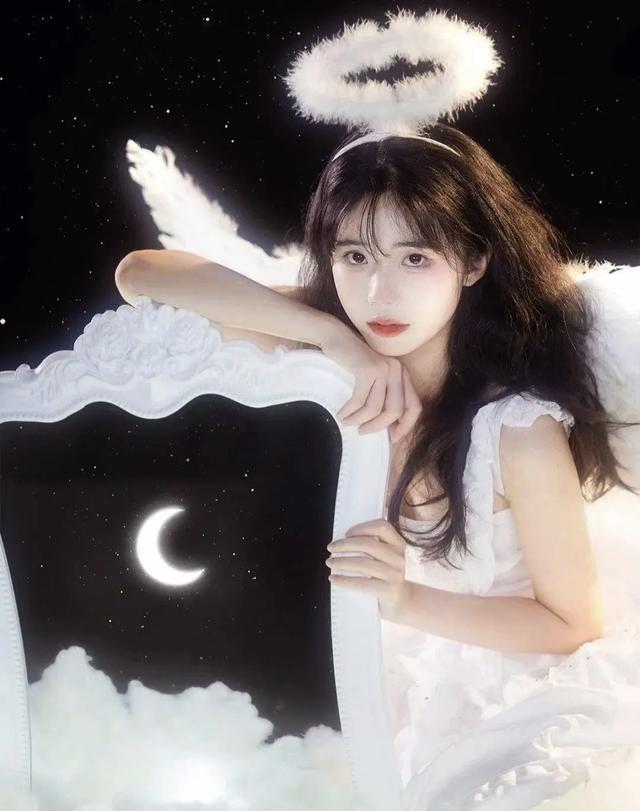 清纯甜美写真｜梦幻天使降临，温柔微笑，星河相伴