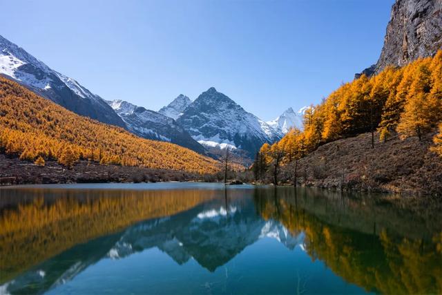 如果有时间，走一次川西顶级路线，1次深度体验胜过10次旅游！