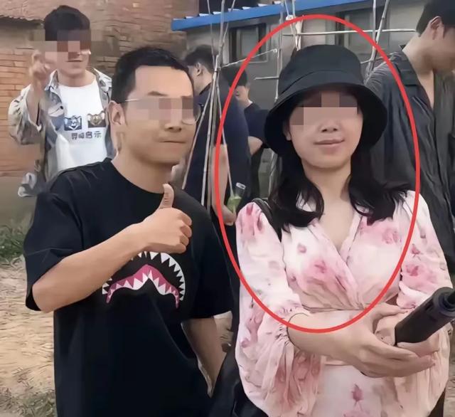 女子相亲彩礼要1000万，王婆现场翻脸，真实面目曝光，网友喊封杀