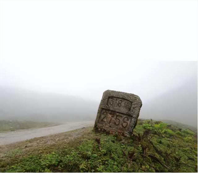 《天路见证》——雪山点头彩云把路开——第一节 二郎山的战斗