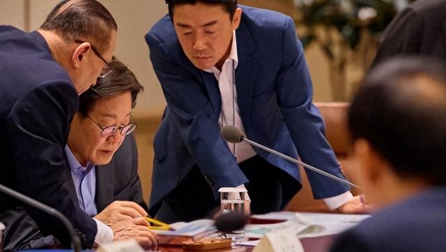 要么联美反华，要放弃领土，李在明登机回国，临走前送中方15个字