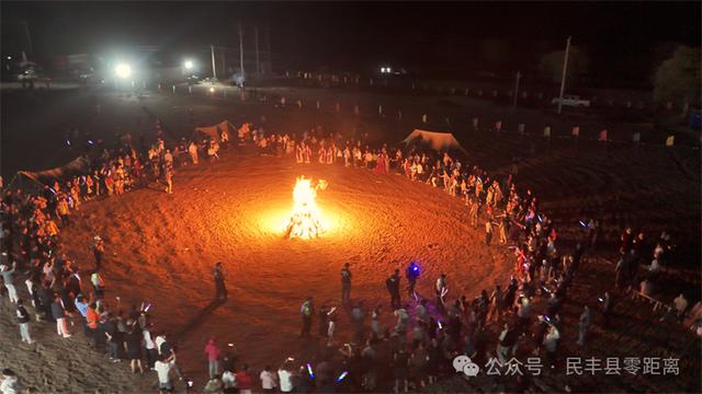 民丰县举办沙漠越野逐落日 徒步露营觅星河活动 开启独特沙漠之旅