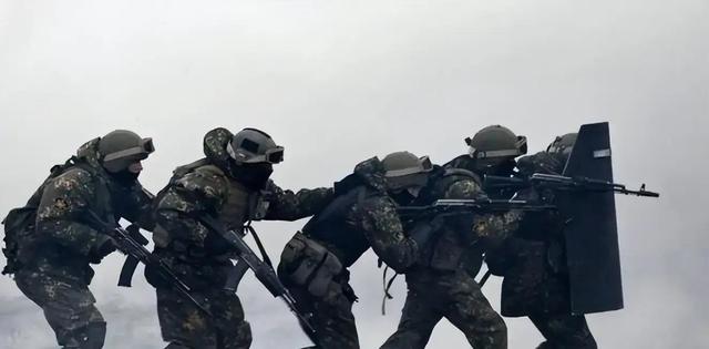 基辅曝猛料震惊	，普京向北京罕退让，莫斯科警告新北约正在浮现