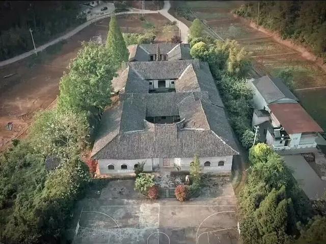 重庆涪陵最原生态的清代寺庙，曾作为学校，不知如今为何空无一人