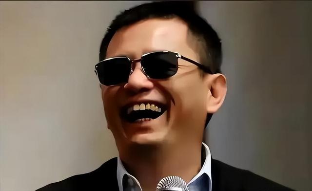 陪玩陪睡只是冰山一角，认干爹，舔手指，拜高踩低，实在荒唐！