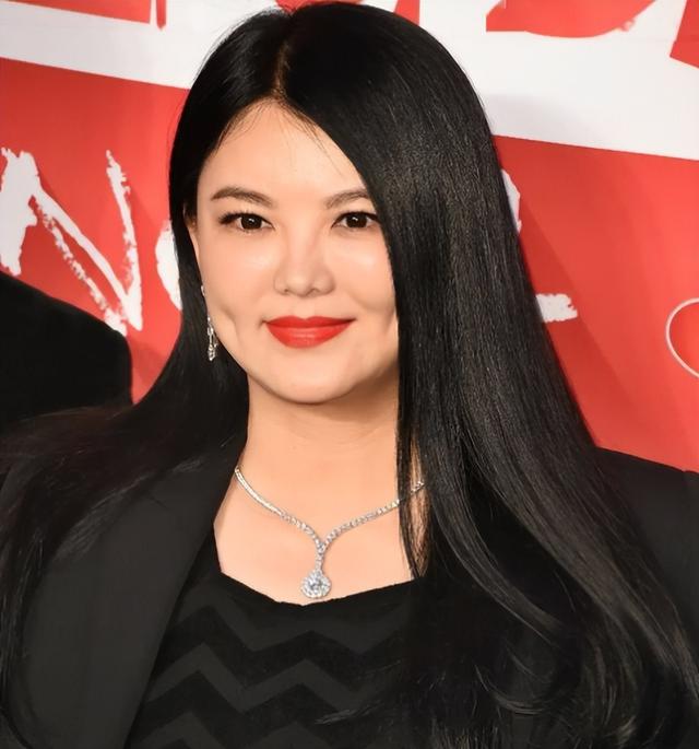 离春节还不到30天，4位名人相继翻车，没一个值得同情	，个个离谱