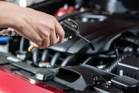 汽车保养换机油后，为啥发动机噪音变大油耗升高？看完你就懂了图片