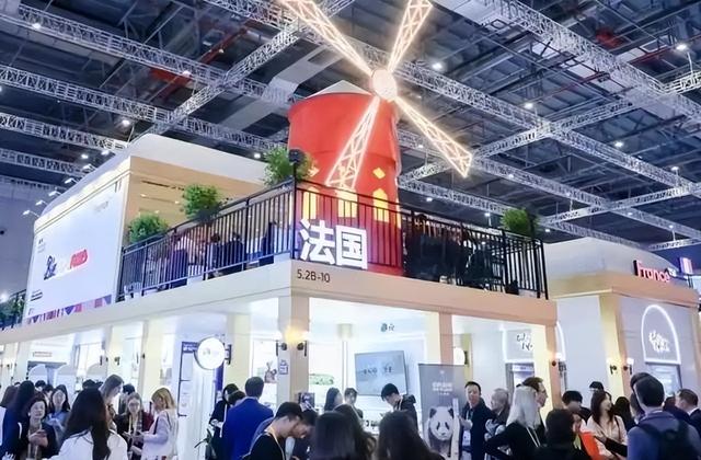 全球热议！马克龙访华寻求技术转让，法国媒体和网民“炸锅”了！