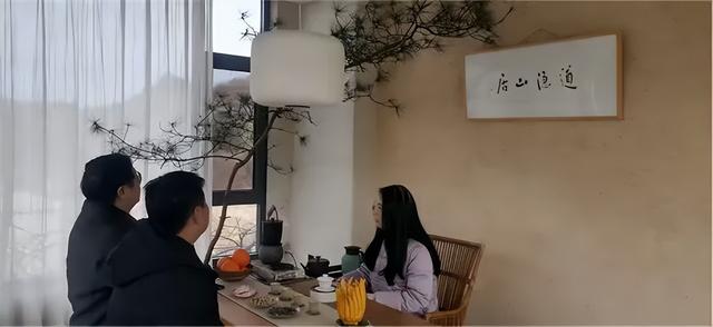 他们把废弃知青点，变成武当最美的“道隐山居”