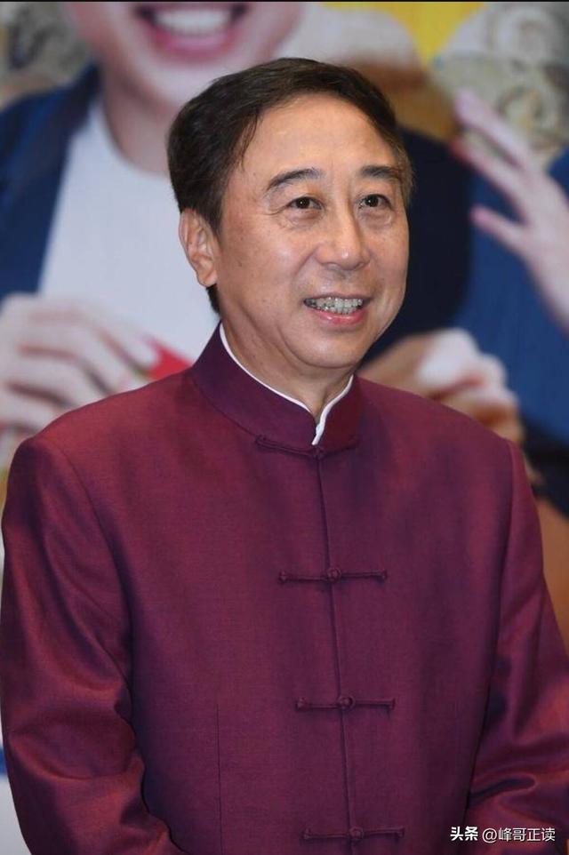 冯巩：与姐姐在大哥家过中秋节，父母不在了，兄弟姐妹感情依旧