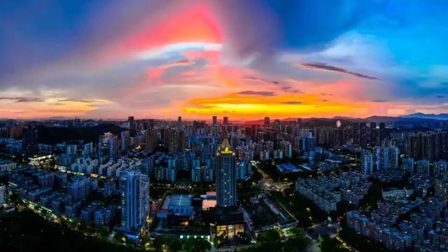 “天空的情书”已送达！请签收龙岗的专属浪漫🥰